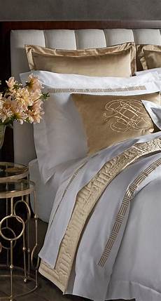 Hotel Bedding