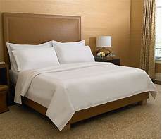 Hotel Bedlining Set